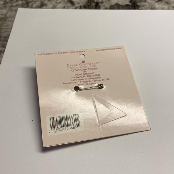 NWT Papel Giftware Brooch Pin Pink / White Heart with Ribbon - Coming Up Roses - Picture 2 of 6